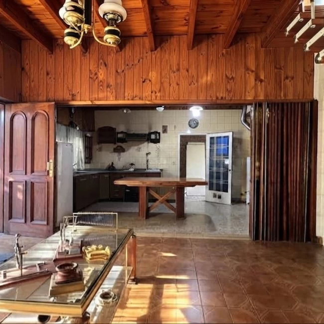 CASA LOTE PROPIO 4 AMBIENTES PARQUE COCHERAS VILLA LUZURIAGA