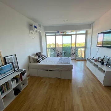 Monoambiente luminoso piso alto buena vista Nuñez