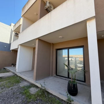 VENTA | duplex en los perales
