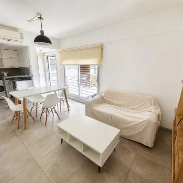 Departamento 2 ambientes con balcón EN VENTA - Banfield Este