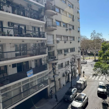 Alquiler departamento 4 ambientes con balcón en Recoleta
