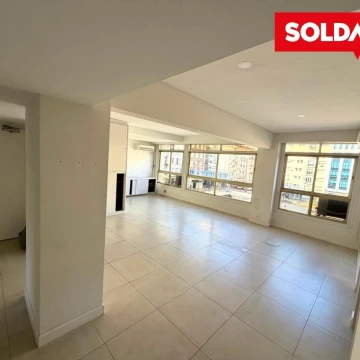 Oficina Comercial Venta 4 ambientes Retiro con Cochera