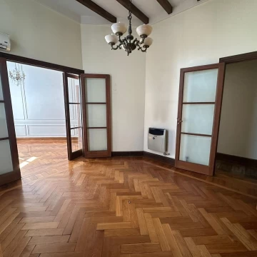 3 AMBIENTES + DEPENDENCIA EN ALQUILER