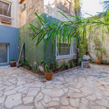 Hermoso Alquiler 3 ambientes con patio en la lucila 