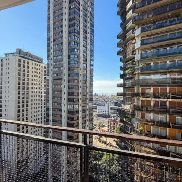 Venta Departamento de 6 amb con 2 cocheras piso 15 en Distrito Quartier