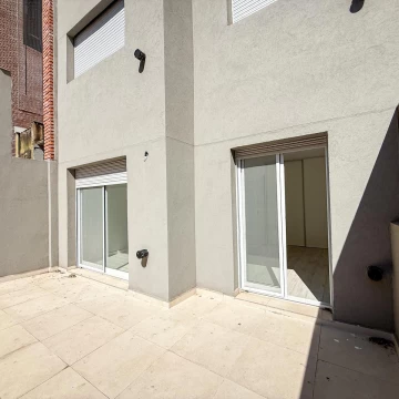 VENTA- Departamento 2 Dormitorios Con Patio