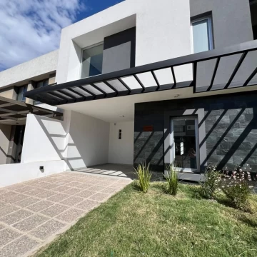 Duplex en venta 3 dormitorios Miradores de Manantiales 1