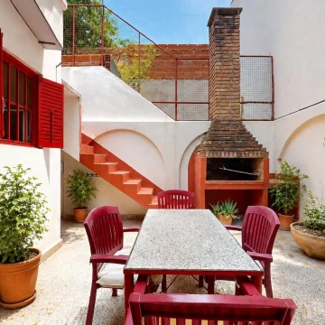 VENTA - PH estilo casa 4 ambientes con cochera, patio y gran terraza en Belgrano