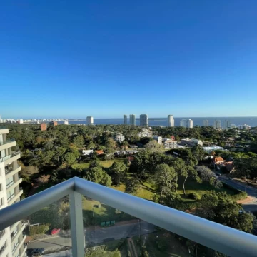 Venta de Apartamento 2 Dormitorios, Piso Alto en Roosevelt