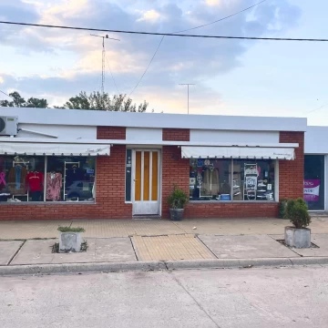 VENTA CASA Y LOCAL COMERCIAL en Villa Mugueta