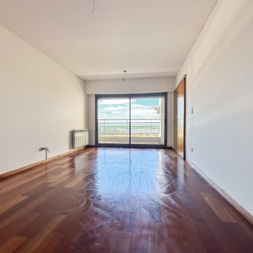 Departamento en VENTA 3 dormitorios con cochera doble vista al rio