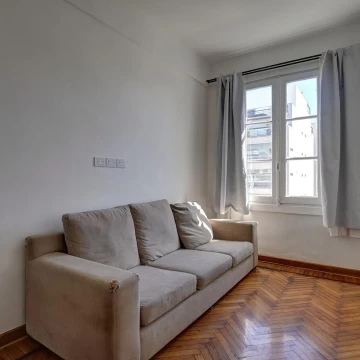 Venta departamento tres ambientes con dependencia en Palermo 