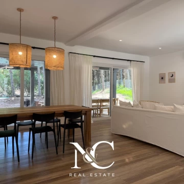Casa en venta en Costa Esmeralda californiana fondo libre arbolado