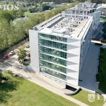 Oficina subdividida, ideal centro médico. Skyglass 2, excelente acceso Km 42.5 Pilar