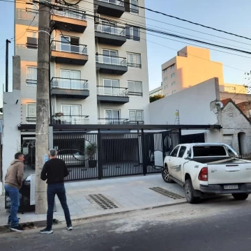 Departamento dos amb en alquiler Moron