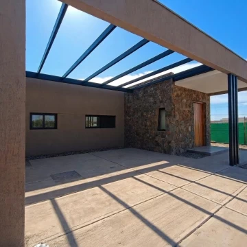 Casa de tres dormitorios apta credito en Barrio Acacias de Terrada