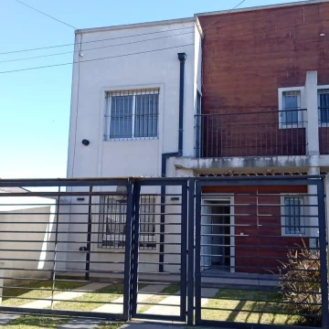 Casa 3 AMBIENTES TIPO DUPLEX