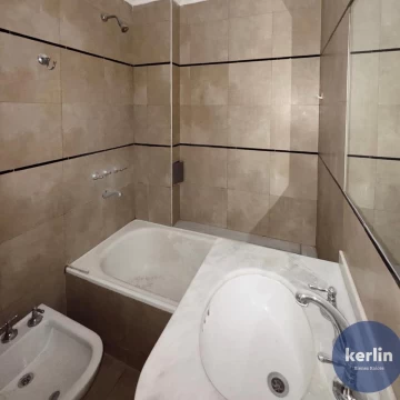 1788883390.jpg