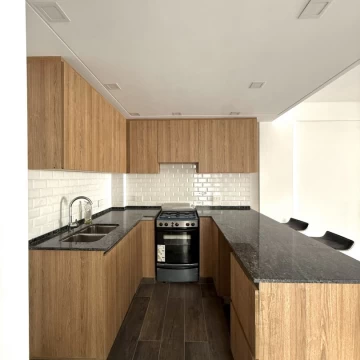 Venta Departamento de 3 ambientes + cochera fija + parrilla propia en Liniers.