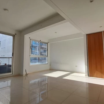 Monoambiente c/ balcón Apto profesional