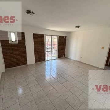 ALQUILER – Departamento de 1 dormitorio con 2 balcones en Centro