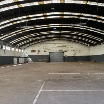 Depósito zona oeste 1500 m2 playa de maniobras