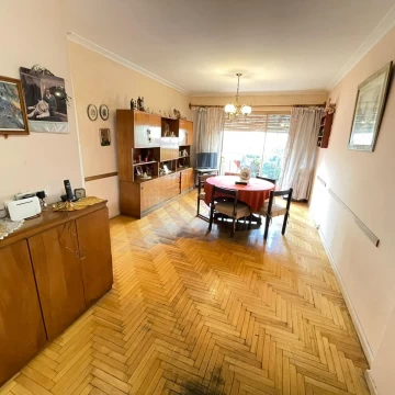 Venta Departamento 4 ambientes con Balcon al Frente en Caballito