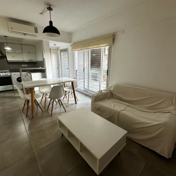 Departamento 2 ambientes con balcón EN VENTA - Banfield Este