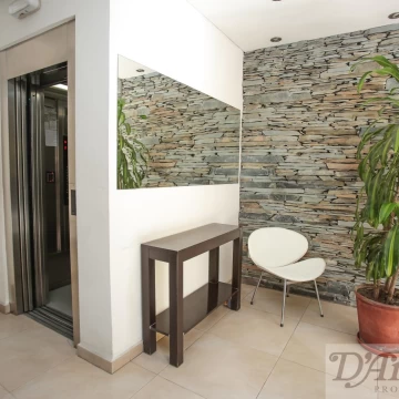 Semipiso 2 Ambientes en Suite con Cochera y Amenities en Caballito