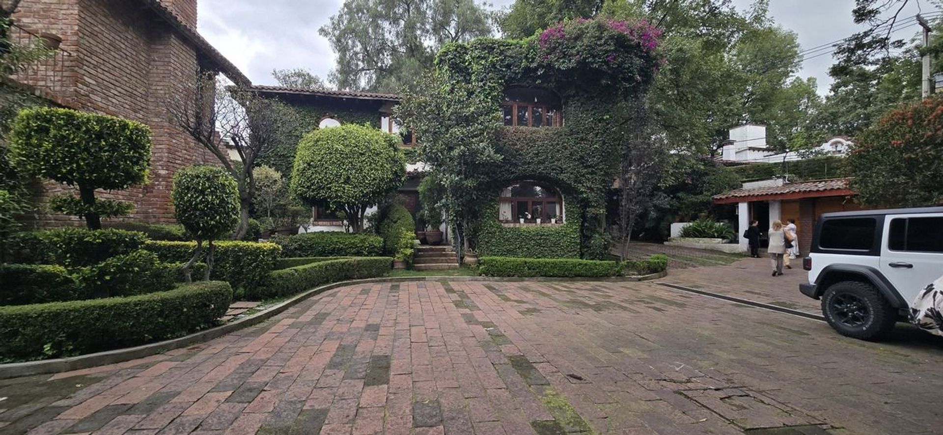 PRIVADA.jpg
