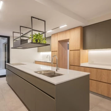 Venta Departamento reciclado a nuevo, 4 ambientes, 3 dormitorios, dependencia, cochera - Recoleta