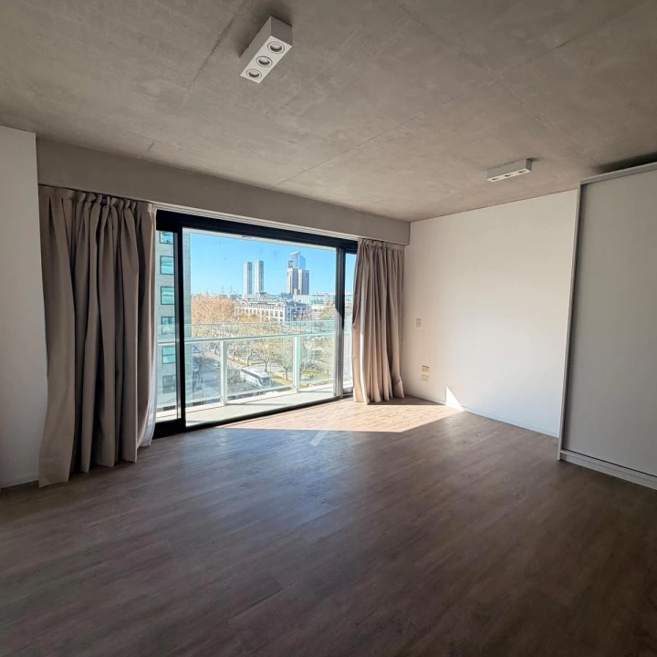 Monoambiente en alquiler con balcón y vista al Río | Quartier del Bajo - Puerto Madero