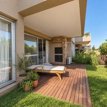 Venta departamento 2 Ambientes en PB Jardín y Parrilla  2 Cocheras Con Renta Las Piedras – Nordelta