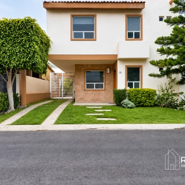 VENTA DE CASA EN REAL DEL BOSQUE