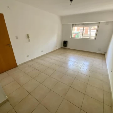 Ocampo 493 - Departamento De 2 Dormitorios Con Patio En Alquiler - Rep. De La Sexta, Rosario