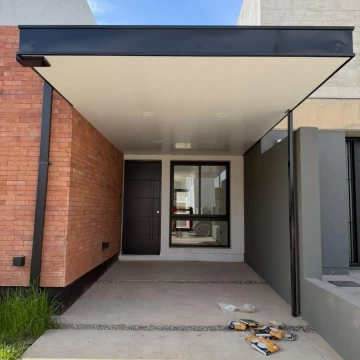 Duplex en venta 2 dormitorios Planta Baja en Rincones de Manantiales