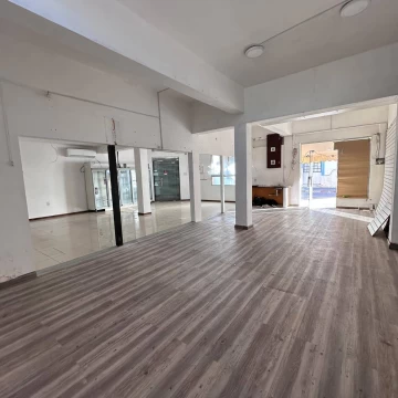 Local Comercial en alquiler con cochera en Canelones con 120 m2