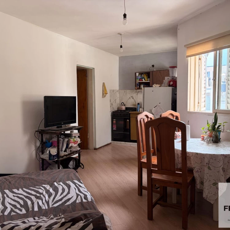 Vendo Departamento  1 Dormitorio en Barrio Güemes. Bolivar 778