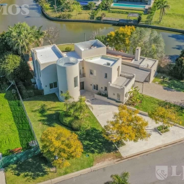 Casa al río   4 dormitorios  en alquiler en  El Yacht  - Nordelta