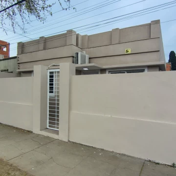 Casa reciclada nueva en Bº Parque Casas