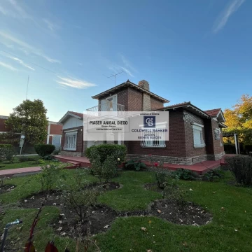 Chalet con estilo en San Rafael.