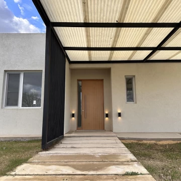 VENTA CASA 5 AMBIENTES PILAR ESCOBAR SAN SEBASTIAN AREA 1