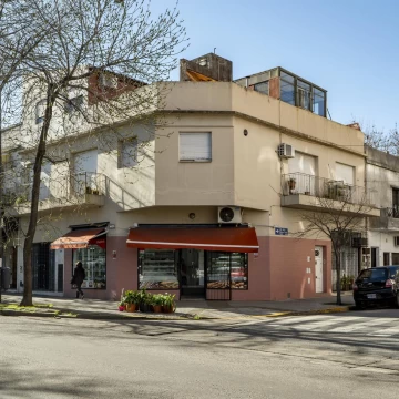 Venta PH 4 ambientes, gran terraza, 3 dormitorios, 2 baños, sin expensas, Floresta.