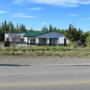 VENTA CASA 4 AMB, LOTE 4563 M2, RUTA 40, INGR. PERITO MORENO