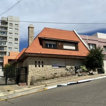 Oportunidad!! VENTA CASA CHALET, CENTRO, COMODORO RIVADAVIA