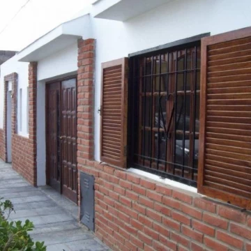 RETASADA! Venta de Casa 6 AMB en BELLA VISTA, CALETA OLIVIA