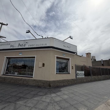 Venta de LOCAL y CASA céntrica en Caleta Olivia