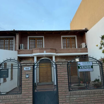 Venta casa de 4 ambientes con garaje/quincho, Bº Union, Caleta Olivia