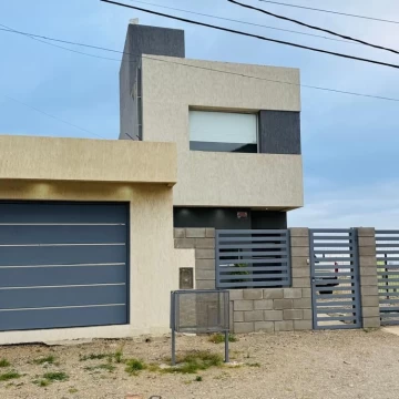 OPORTUNIDAD! VENTA DIVINA CASA 3 AMBIENTES, ALTOS DEL VISTA HERMOSA