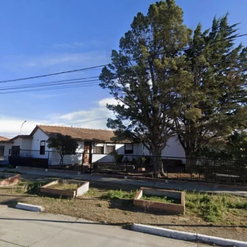 Venta casa 4 ambientes, con garaje, quincho garaje, patio, Bº Ingeniero Gruneisen, Caleta Olivia